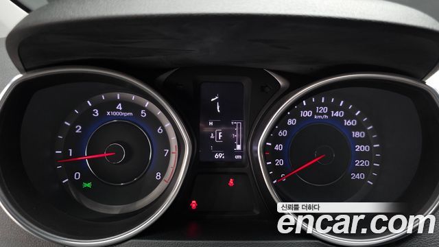 Hyundai AVANTE 2015 — photo 11