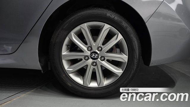 Hyundai AVANTE 2015 — photo 7