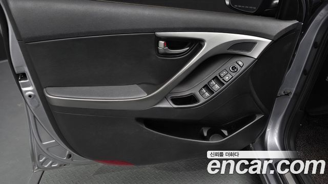 Hyundai AVANTE 2015 — photo 14