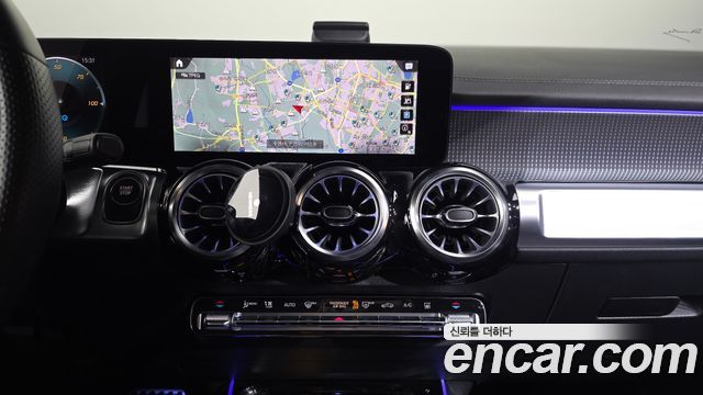 Mercedes-Benz EQB 2023 — photo 20