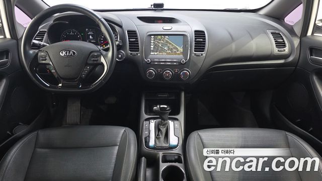 Kia K3 2018 — photo 10