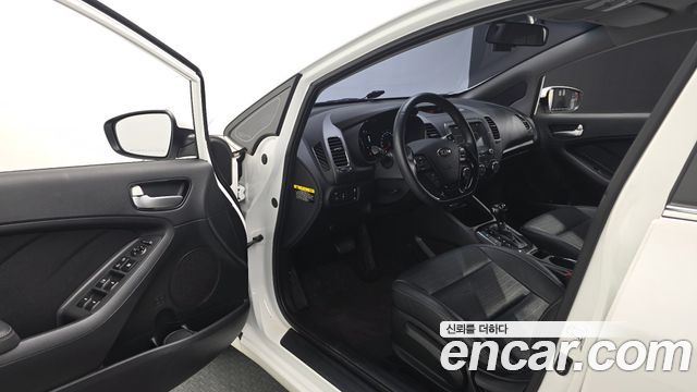 Kia K3 2018 — photo 13