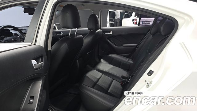Kia K3 2018 — photo 17