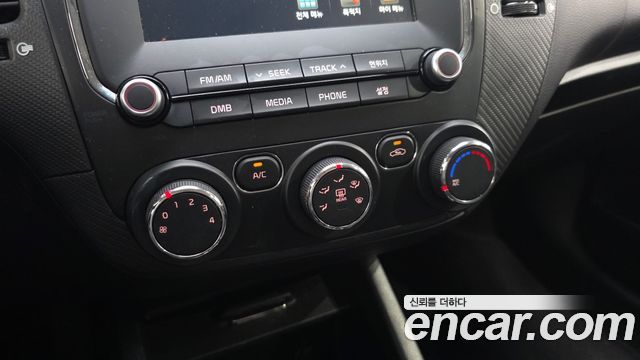 Kia K3 2018 — photo 25