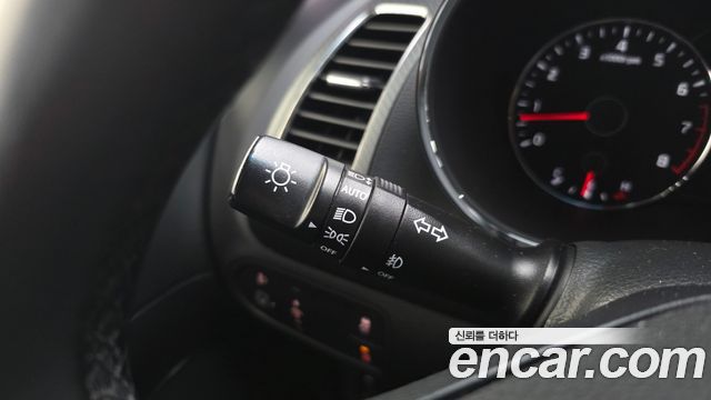 Kia K3 2018 — photo 27