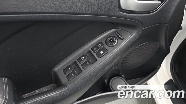 Kia K3 2018 — photo 30