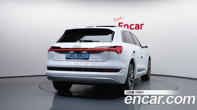 Audi e-tron 2020 — photo 4