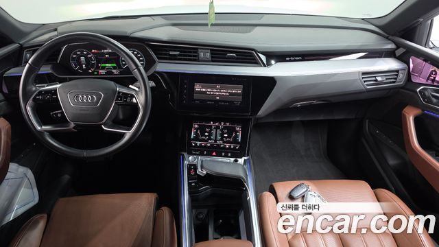 Audi e-tron 2020 — photo 10