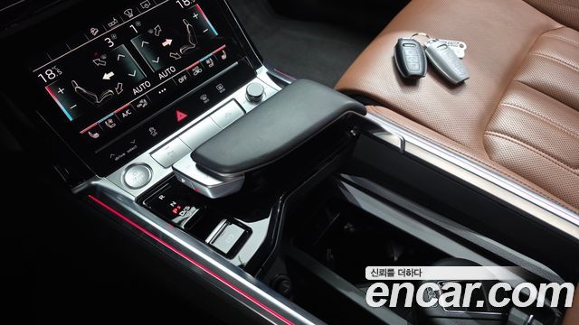 Audi e-tron 2020 — photo 12