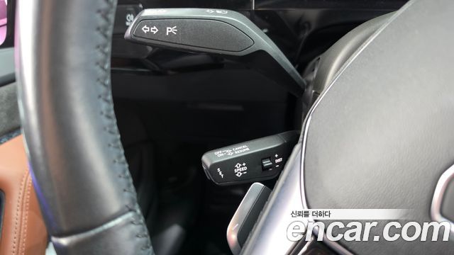 Audi e-tron 2020 — photo 24