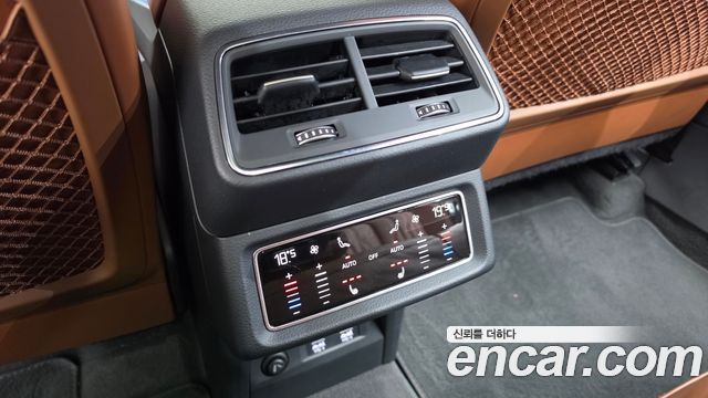 Audi e-tron 2020 — photo 26
