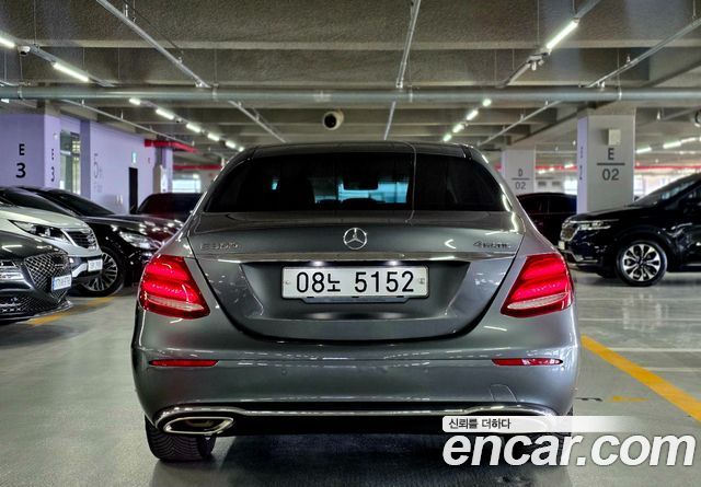 Mercedes-Benz E-Class 2018 — photo 4