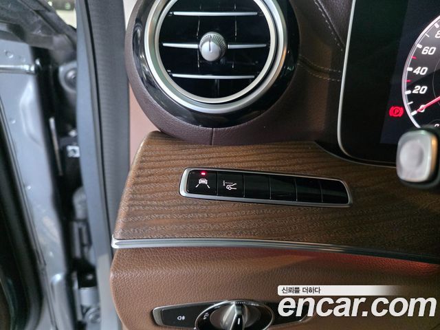 Mercedes-Benz E-Class 2018 — photo 12