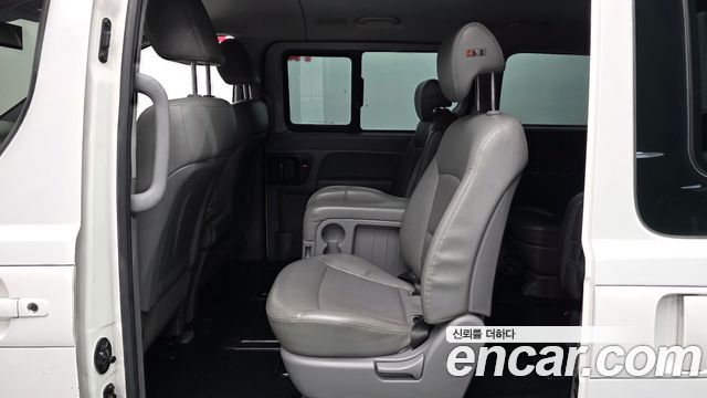 Hyundai Starex 2018 — photo 12