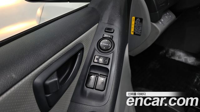 Hyundai Starex 2018 — photo 16