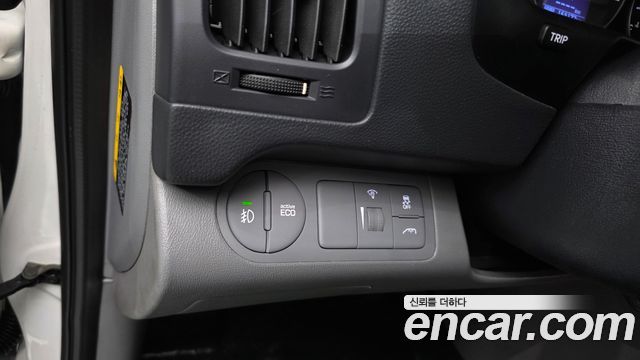 Hyundai Starex 2018 — photo 17