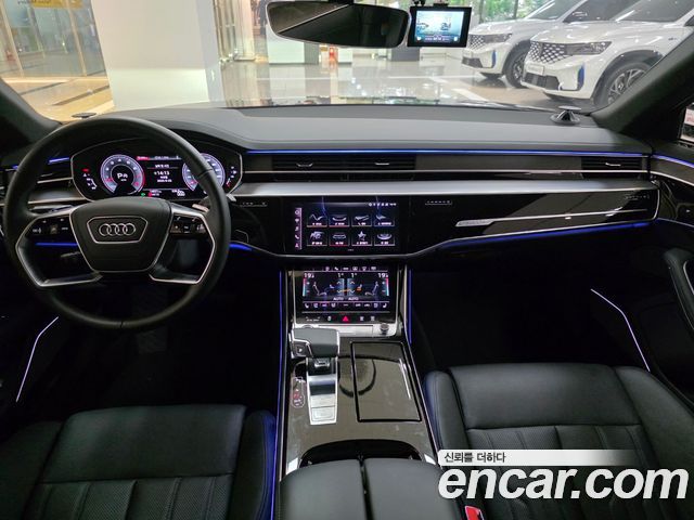 Audi A8 2023 — photo 7