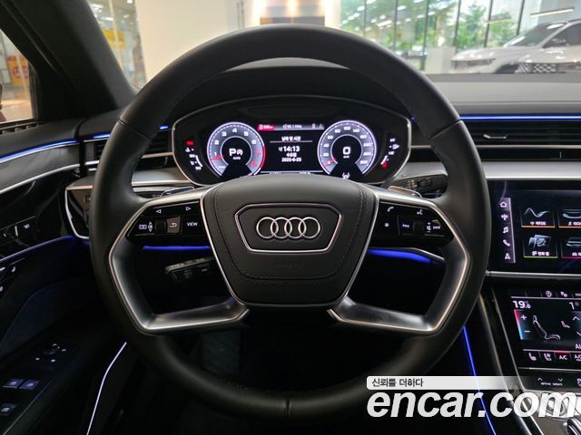 Audi A8 2023 — photo 18