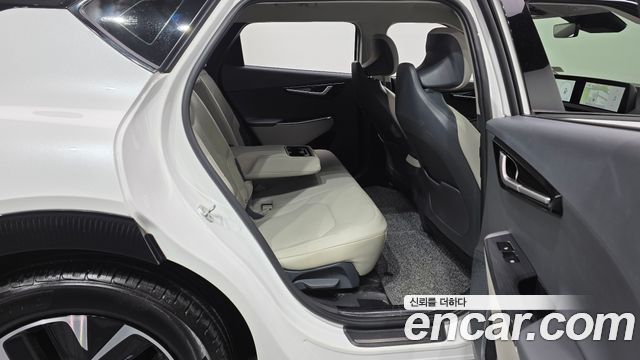 Kia EV6 2023 — photo 17