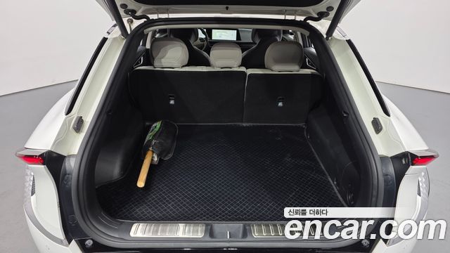 Kia EV6 2023 — photo 23