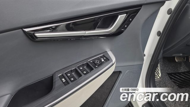 Kia EV6 2023 — photo 24