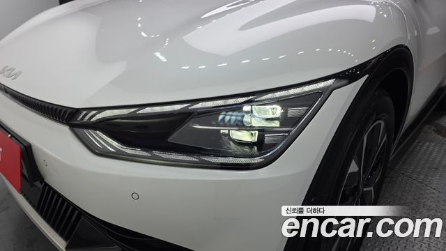 Kia EV6 2023 — photo 8