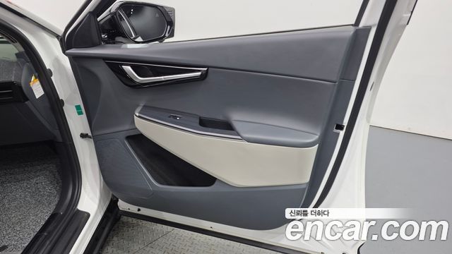 Kia EV6 2023 — photo 14