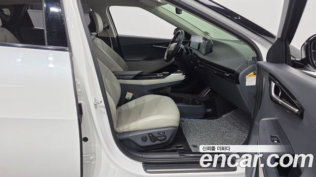 Kia EV6 2023 — photo 16