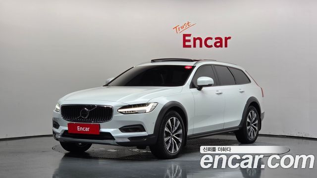 Volvo V90 2023 — photo 1