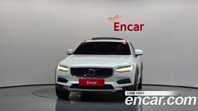 Volvo V90 2023 — photo 3
