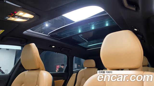 Volvo V90 2023 — photo 24