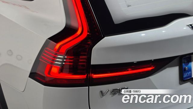 Volvo V90 2023 — photo 9