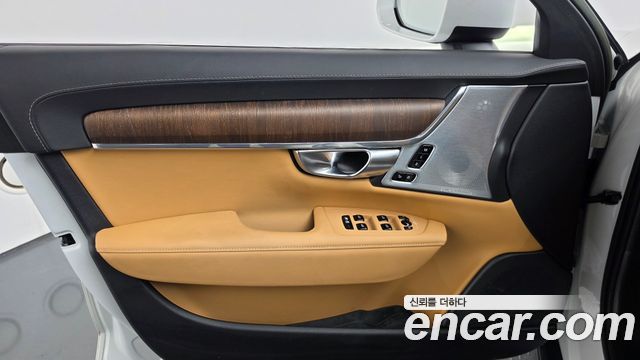 Volvo V90 2023 — photo 14