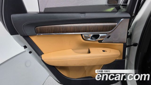 Volvo V90 2023 — photo 15