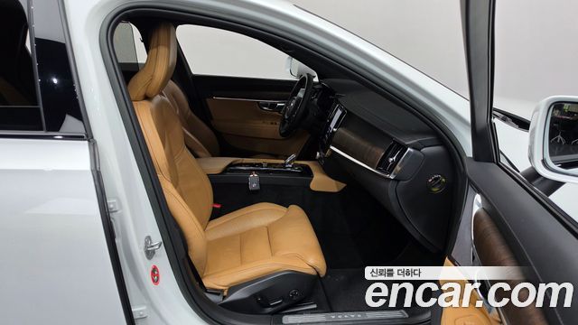 Volvo V90 2023 — photo 16