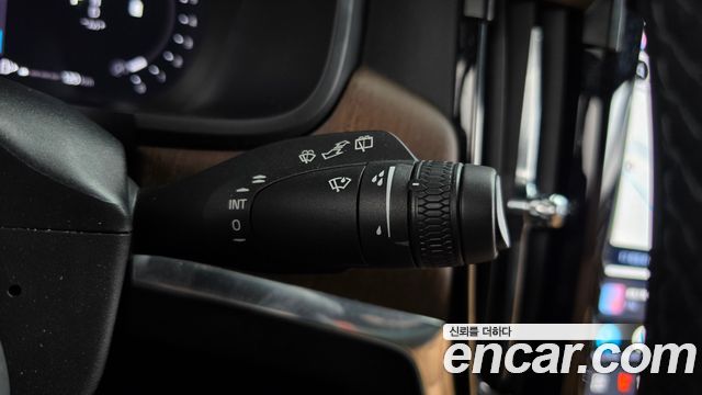 Volvo V90 2023 — photo 28