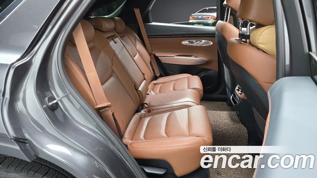 Genesis GV70 2023 — photo 17