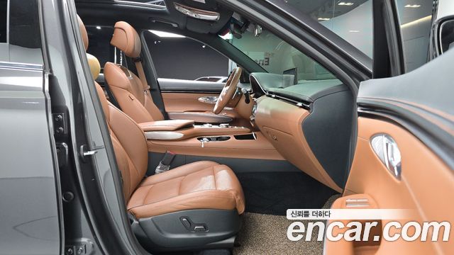 Genesis GV70 2023 — photo 16