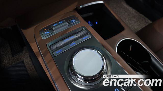 Genesis GV70 2023 — photo 31