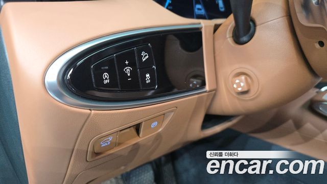 Genesis GV70 2023 — photo 32