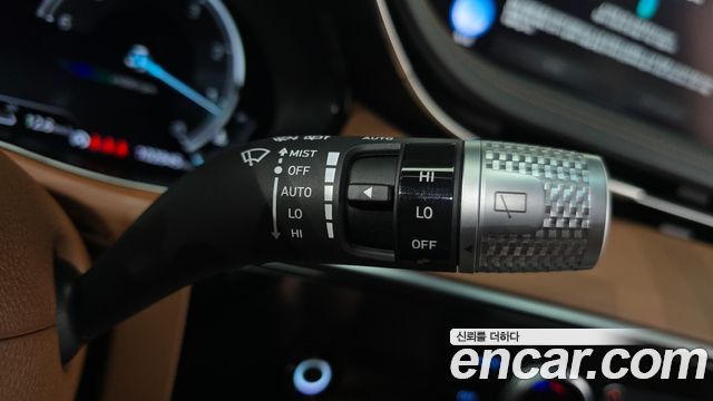 Genesis GV70 2023 — photo 35