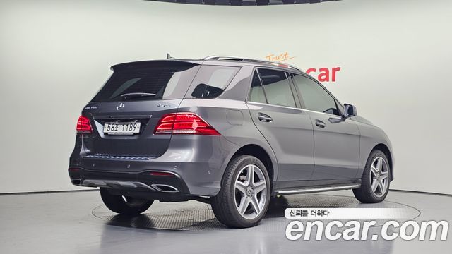 Mercedes-Benz GLE-Class 2017 — photo 2