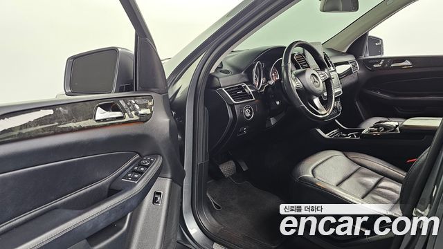 Mercedes-Benz GLE-Class 2017 — photo 10