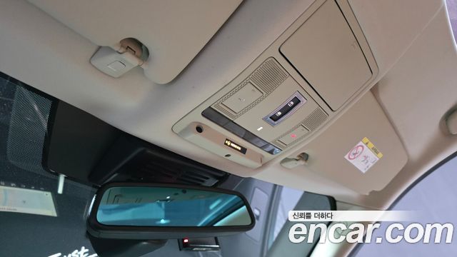 Land Rover Discovery Sport 2018 — photo 31