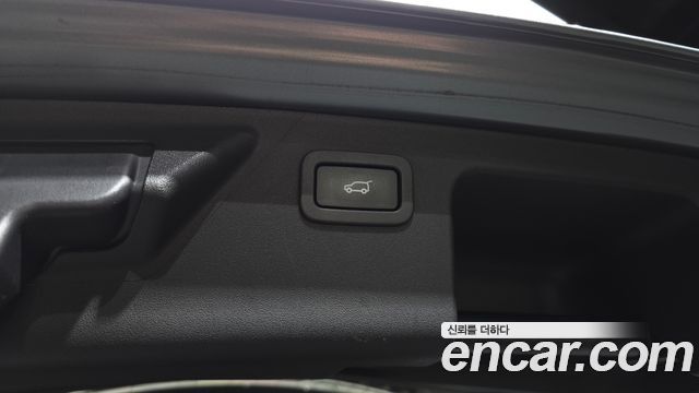 Land Rover Discovery Sport 2018 — photo 32