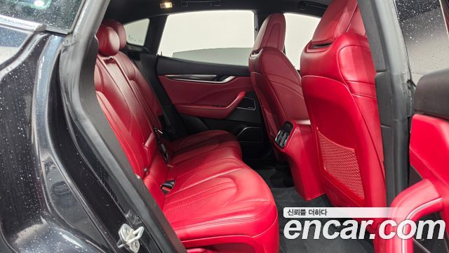 Maserati Levante 2017 — photo 12
