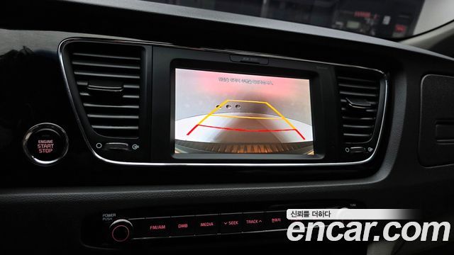 Kia Canival 2017 — photo 21