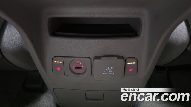 Kia Canival 2017 — photo 24