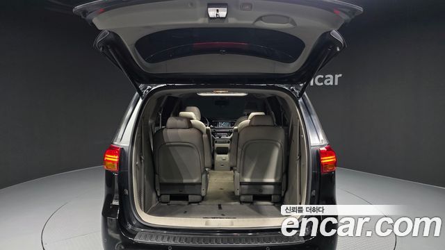 Kia Canival 2017 — photo 26