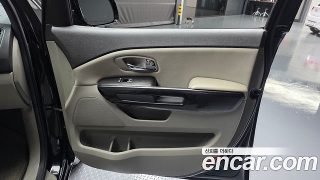 Kia Canival 2017 — photo 15